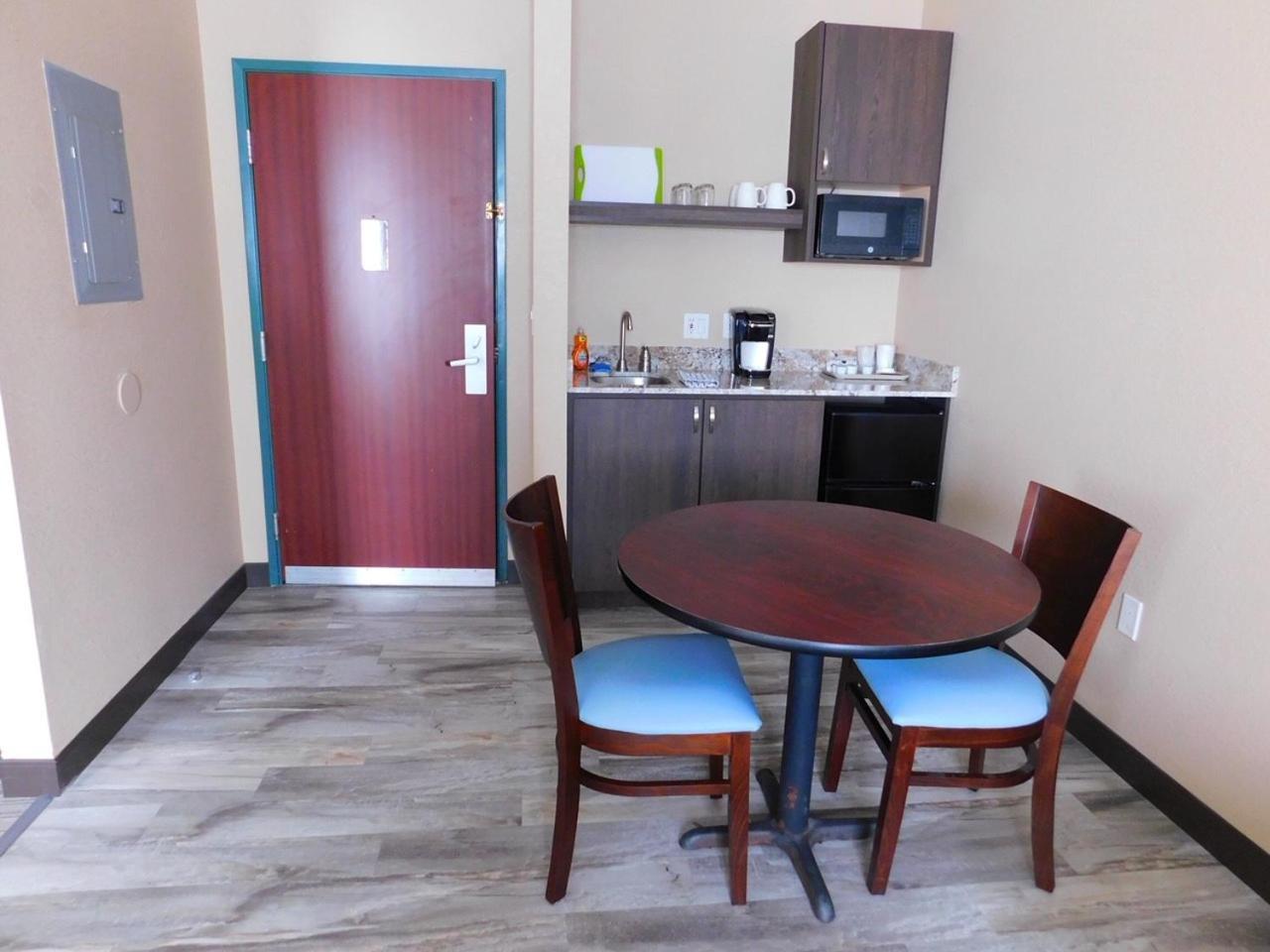 Island Suites Lake Havasu City Exterior foto
